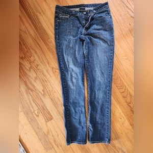 Levi's Mid-Rise Skinny Jean - Size 10